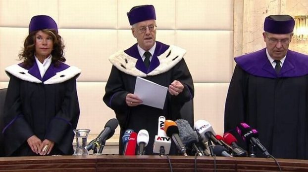 Pengujian Konstitusional