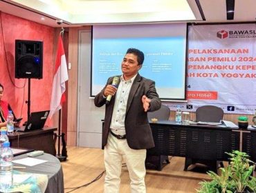 Ketua Program Studi Hukum Tata Negara UIN Sunan Kalijaga, Gugun El Guyanie saat menjadi pembicara. (Foto: Istimewa)